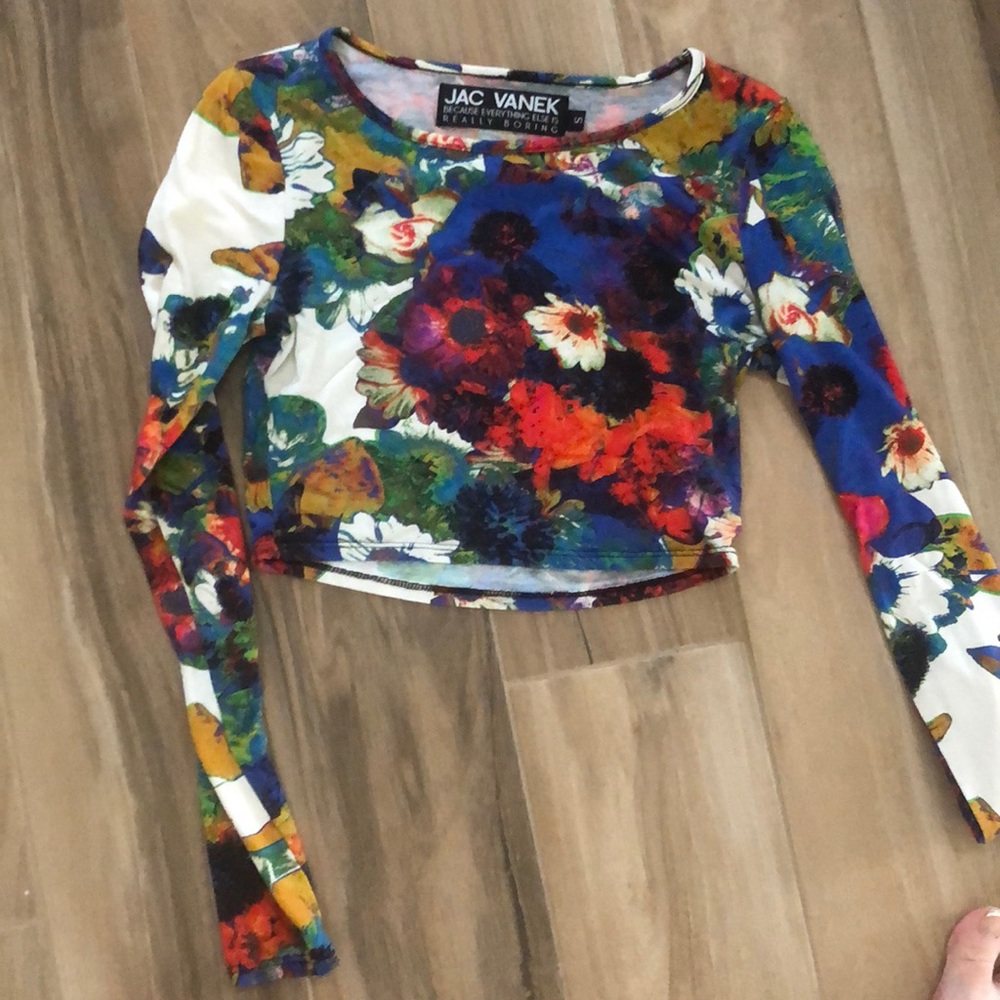 Long sleeve crop top